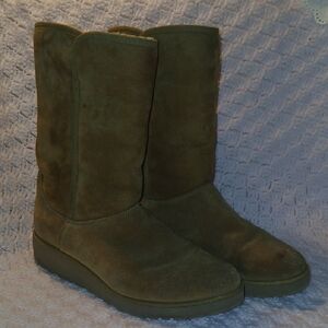 UGG Olive Winter Boots